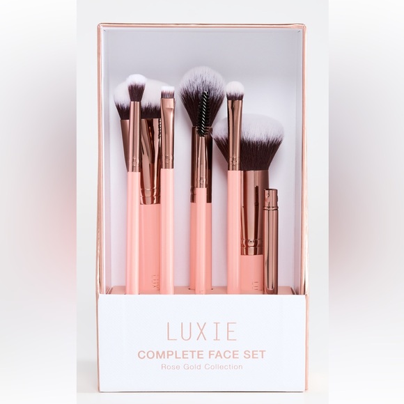 Luxie Other - NWT and NIB Luxie complete face brush set in rose gold color.